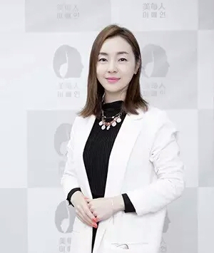 赤峰金佳玭 美容协会会长